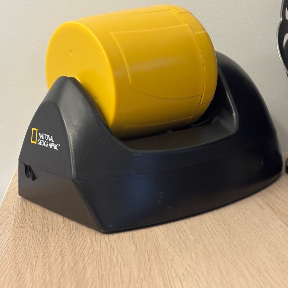 ☘️ BOGO FREE ☘️ National Geographic Rock Tumbler T100